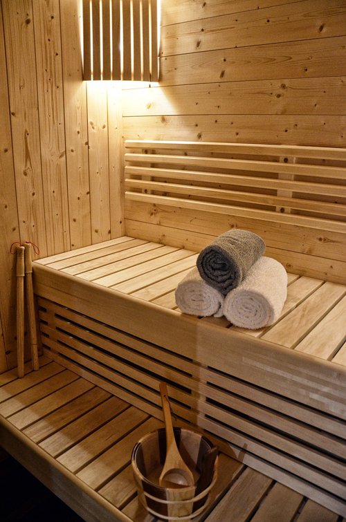 Sauna, attività fisica e alimentazione sana fanno parte della disintossicazione.